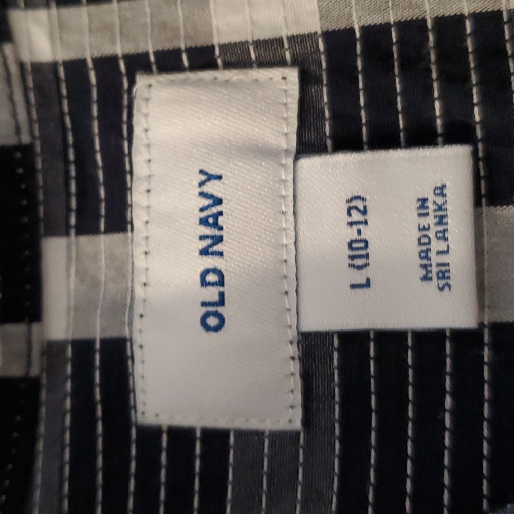 Old Navy button down short sleeve shirt, Size 10-12 - Picture 3 of 4